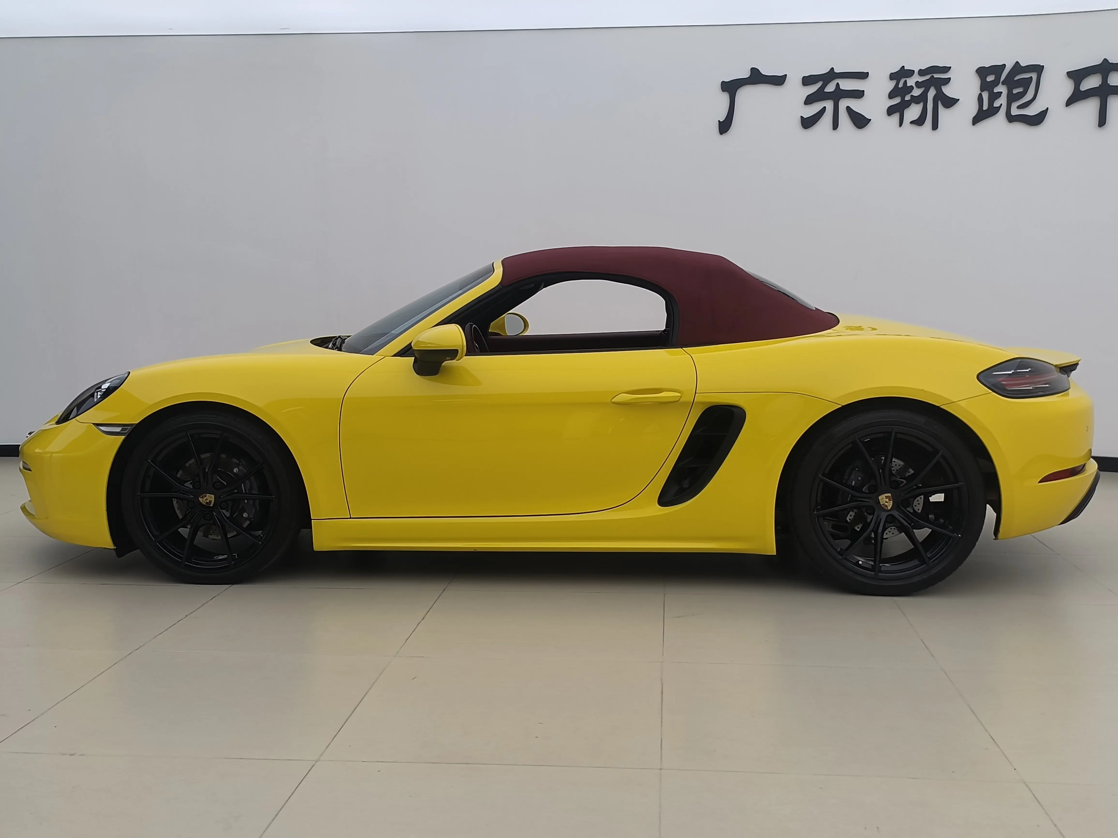 Porsche 718