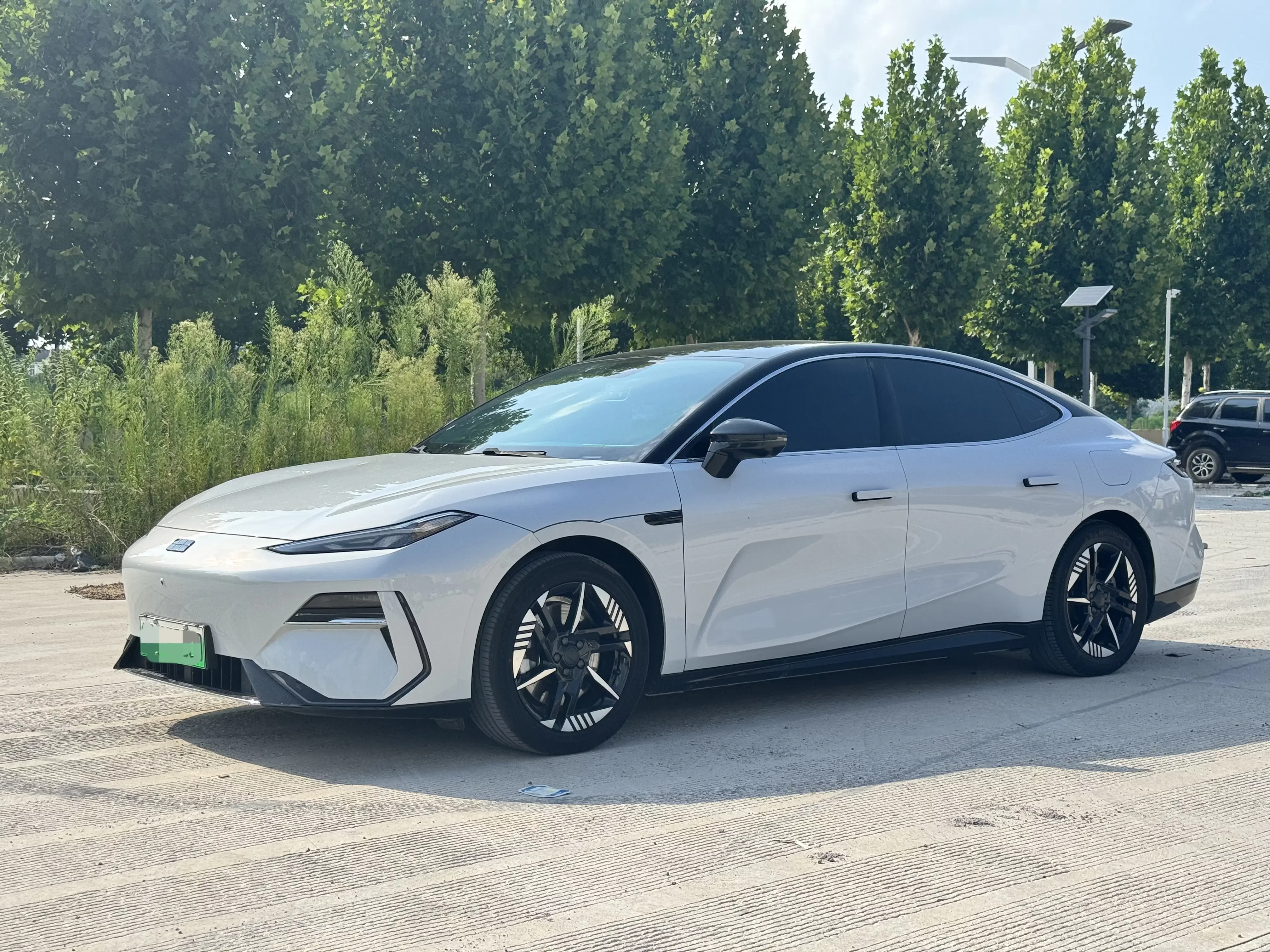 Geely Galaxy E8 2024