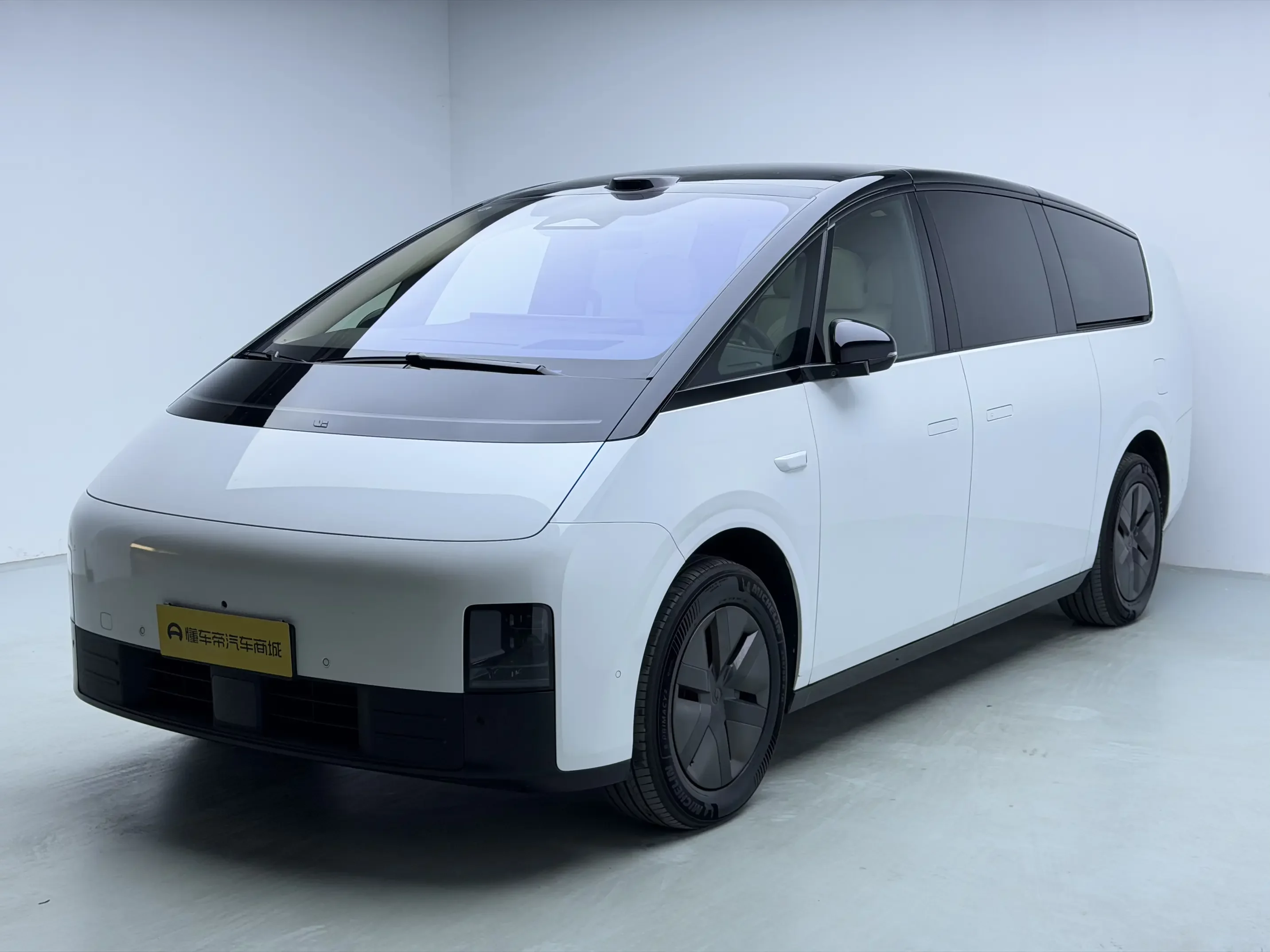 Lixiang MEGA 2025