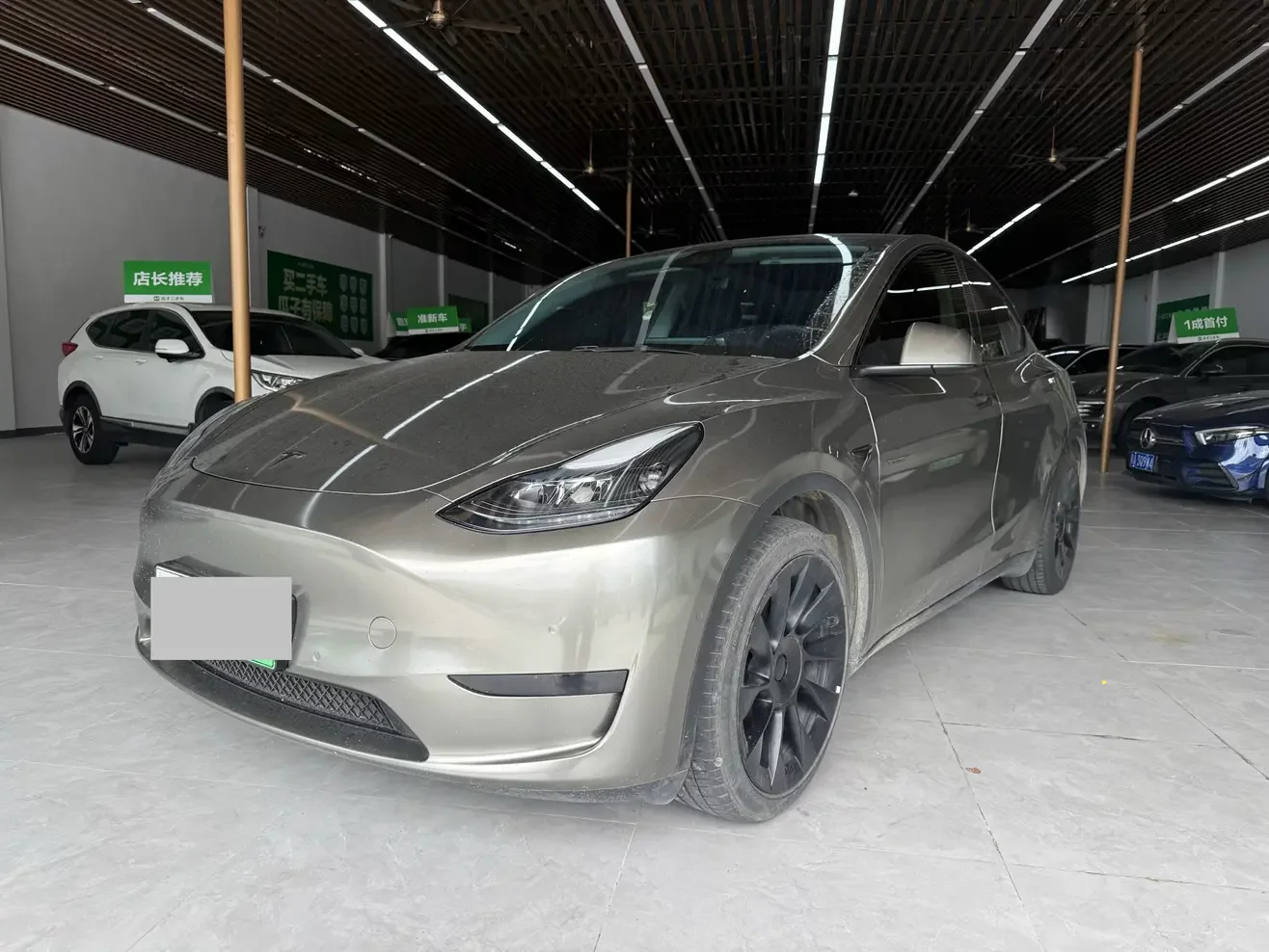 TESLA MODEL Y