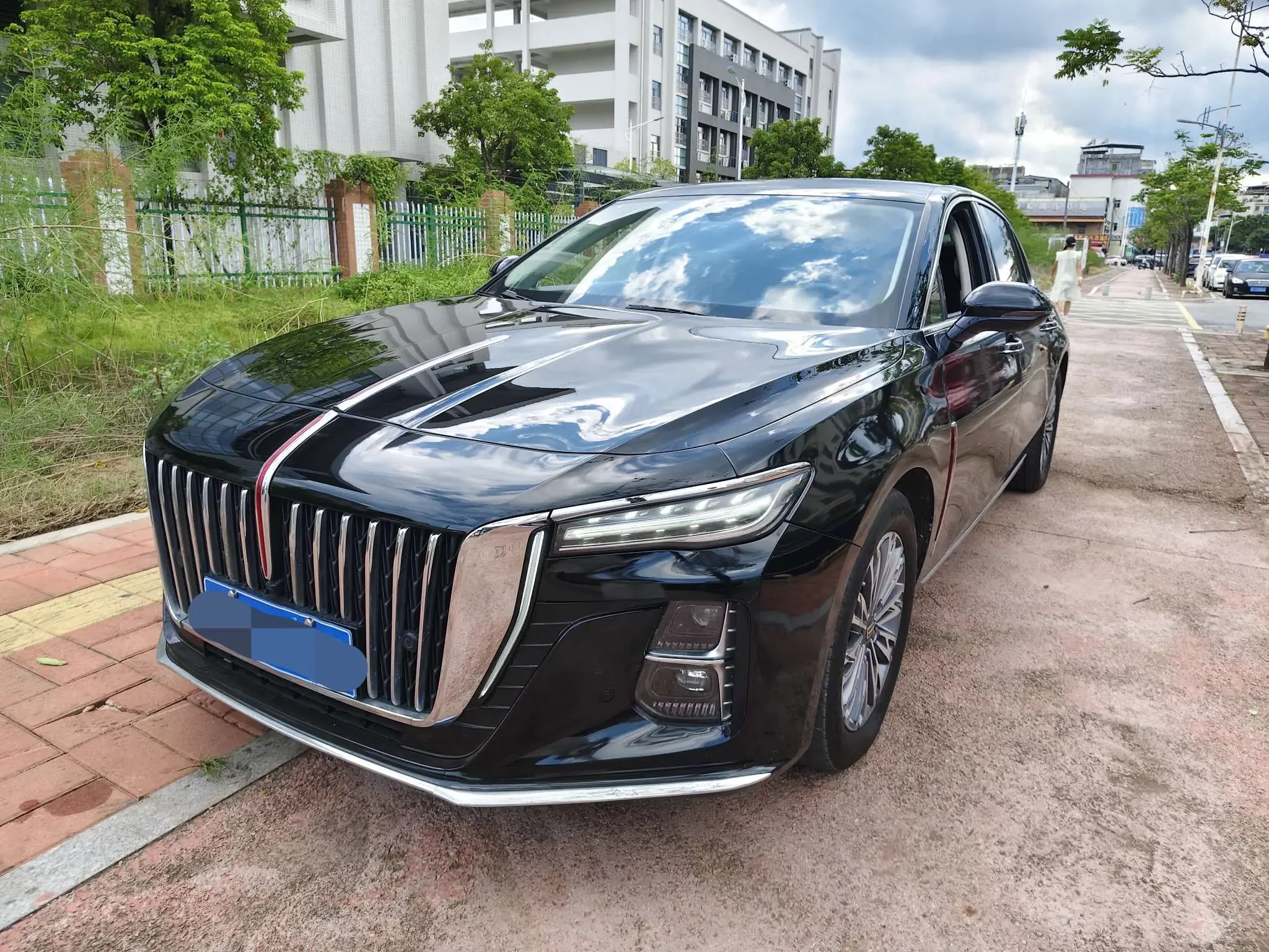 Hongqi H5