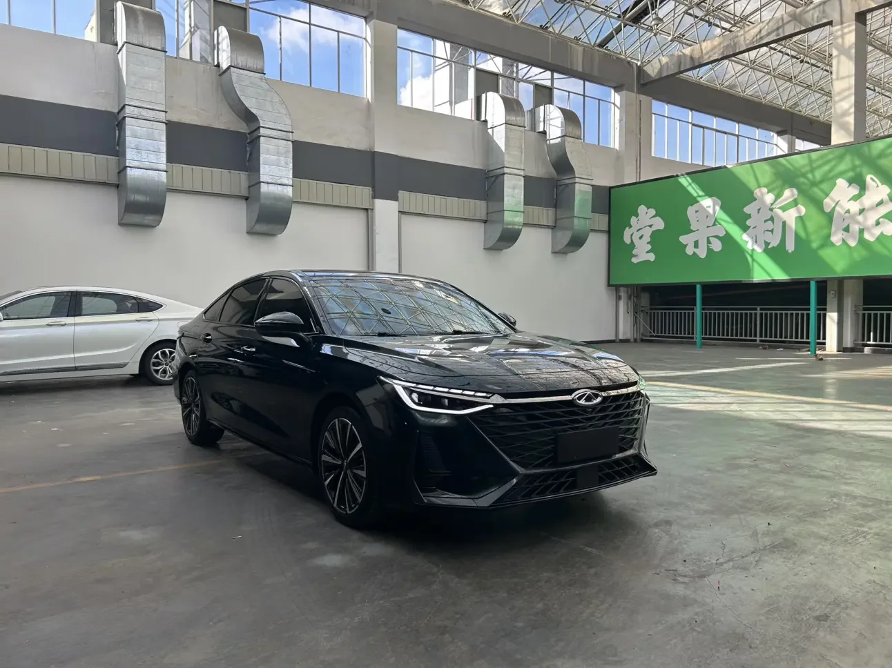 Chery Arrizo 8