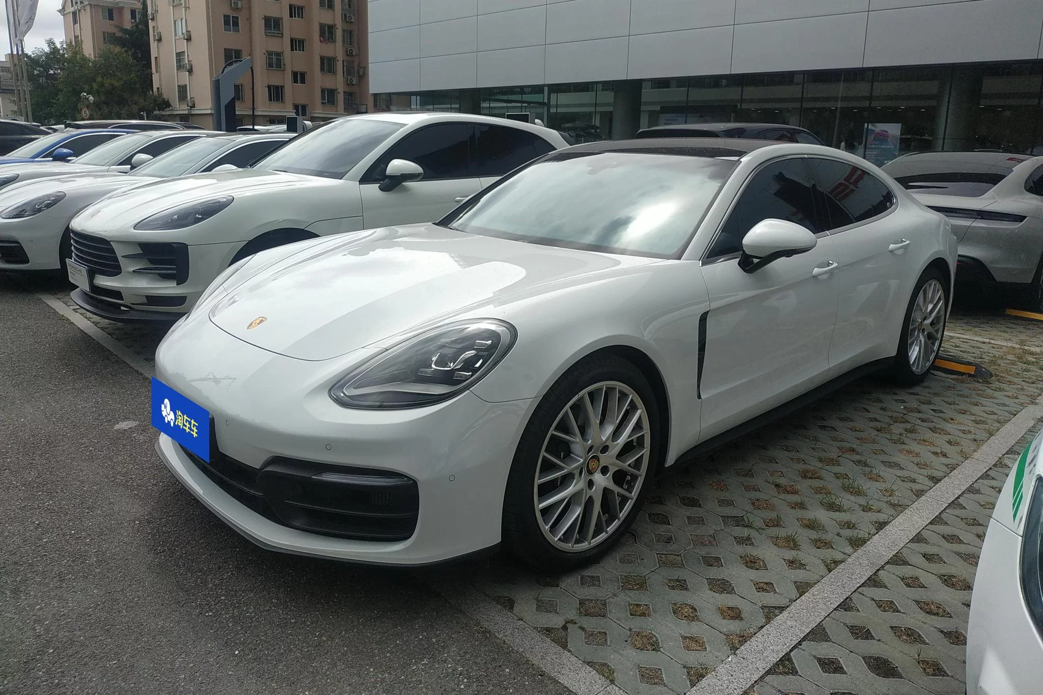 Porsche Panamera 2021