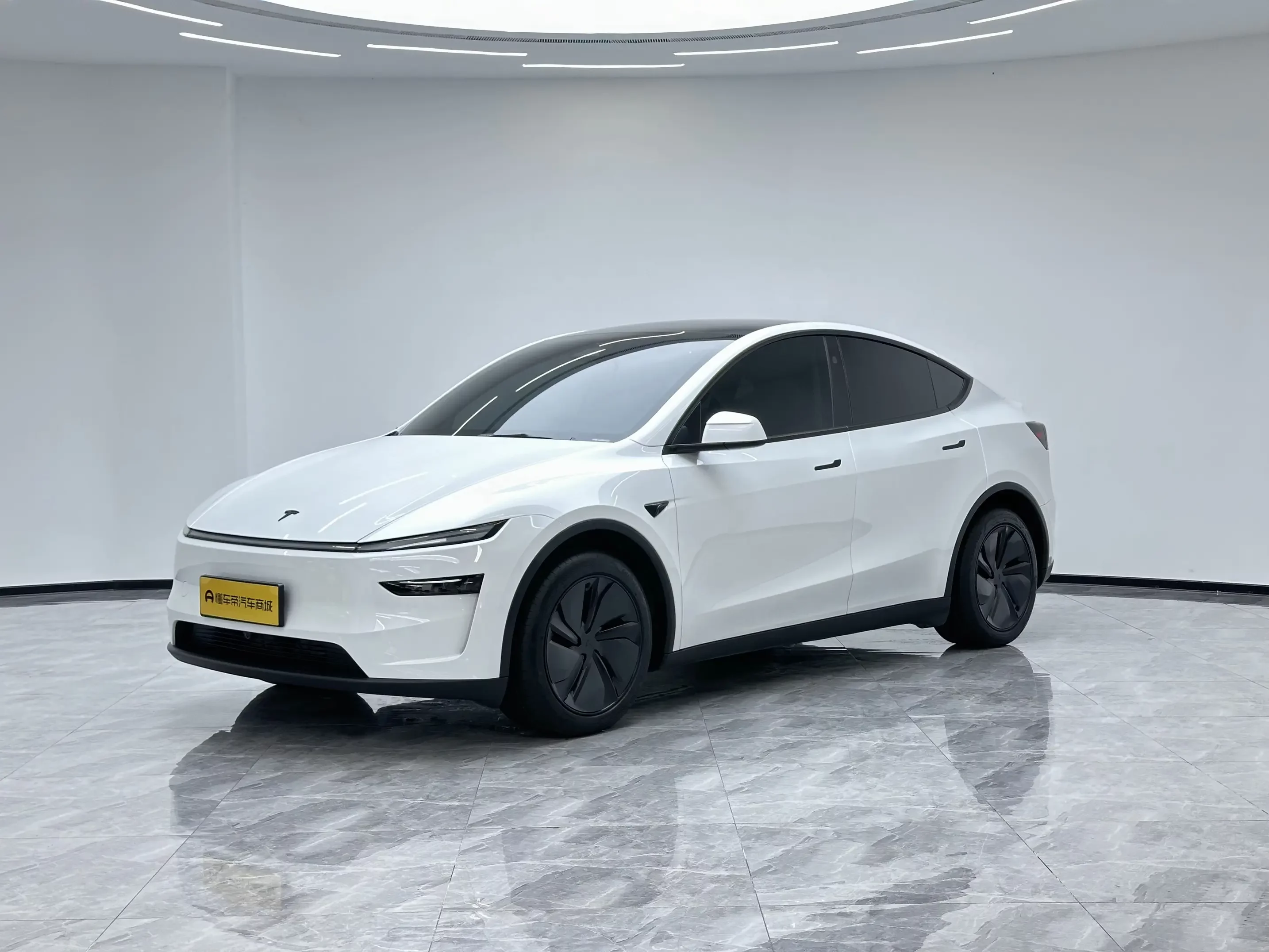 Tesla Model Y 2025