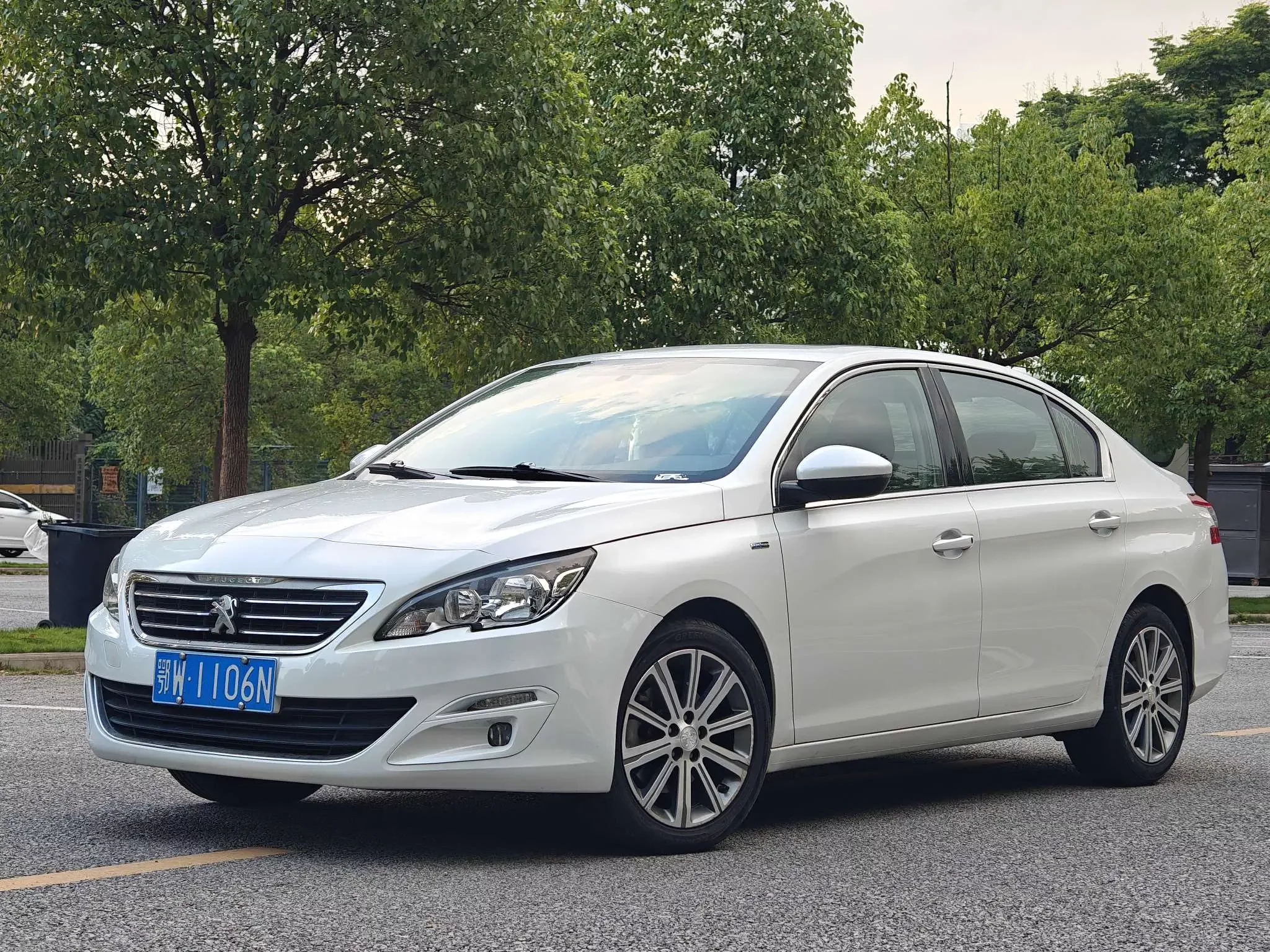 Peugeot 408  из Китая