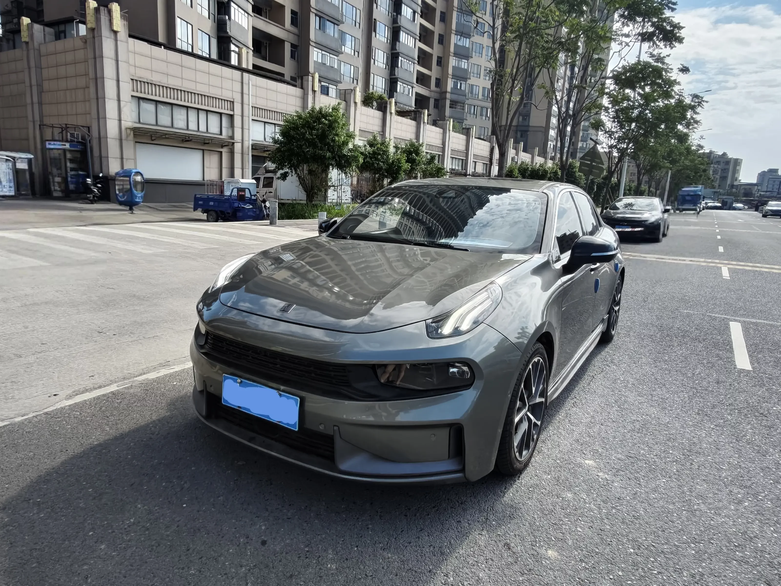 Lynk & Co 03