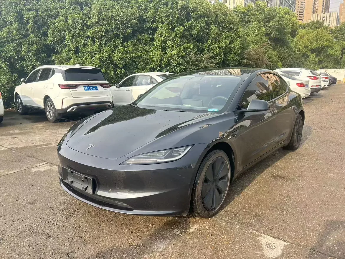 Tesla Model 3 2025