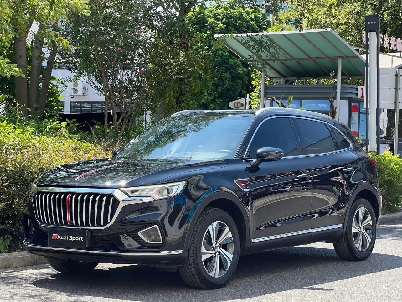 Hongqi HS5  из Китая