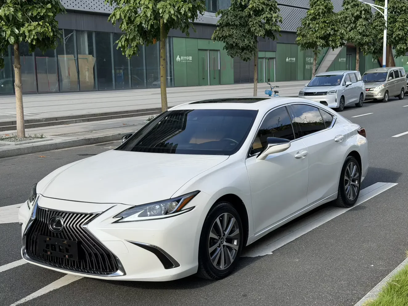 Lexus ES
