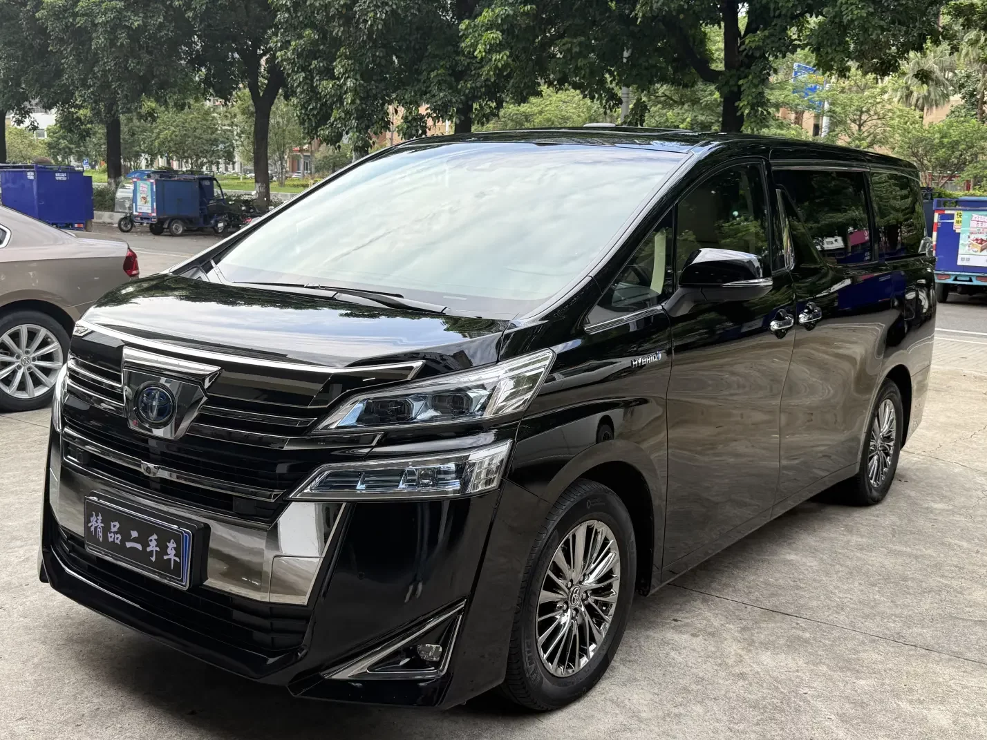Toyota Crown Wellfire (Wilfa)  из Китая