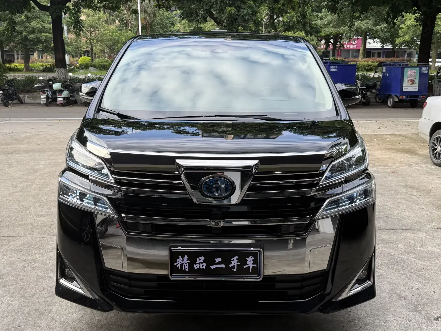 Toyota Crown Wellfire (Wilfa)  из Китая