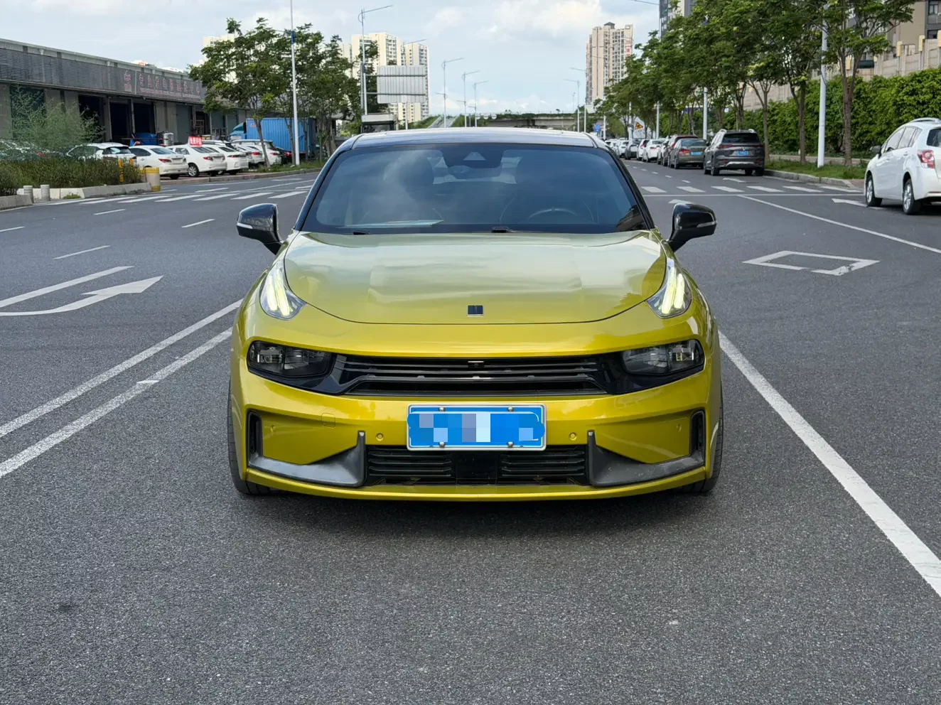 Lynk & Co 03