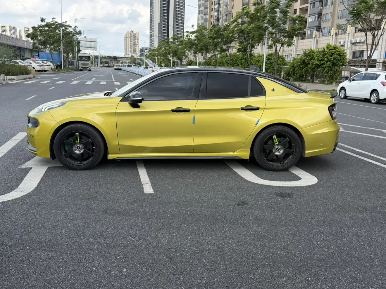 Lynk & Co 03