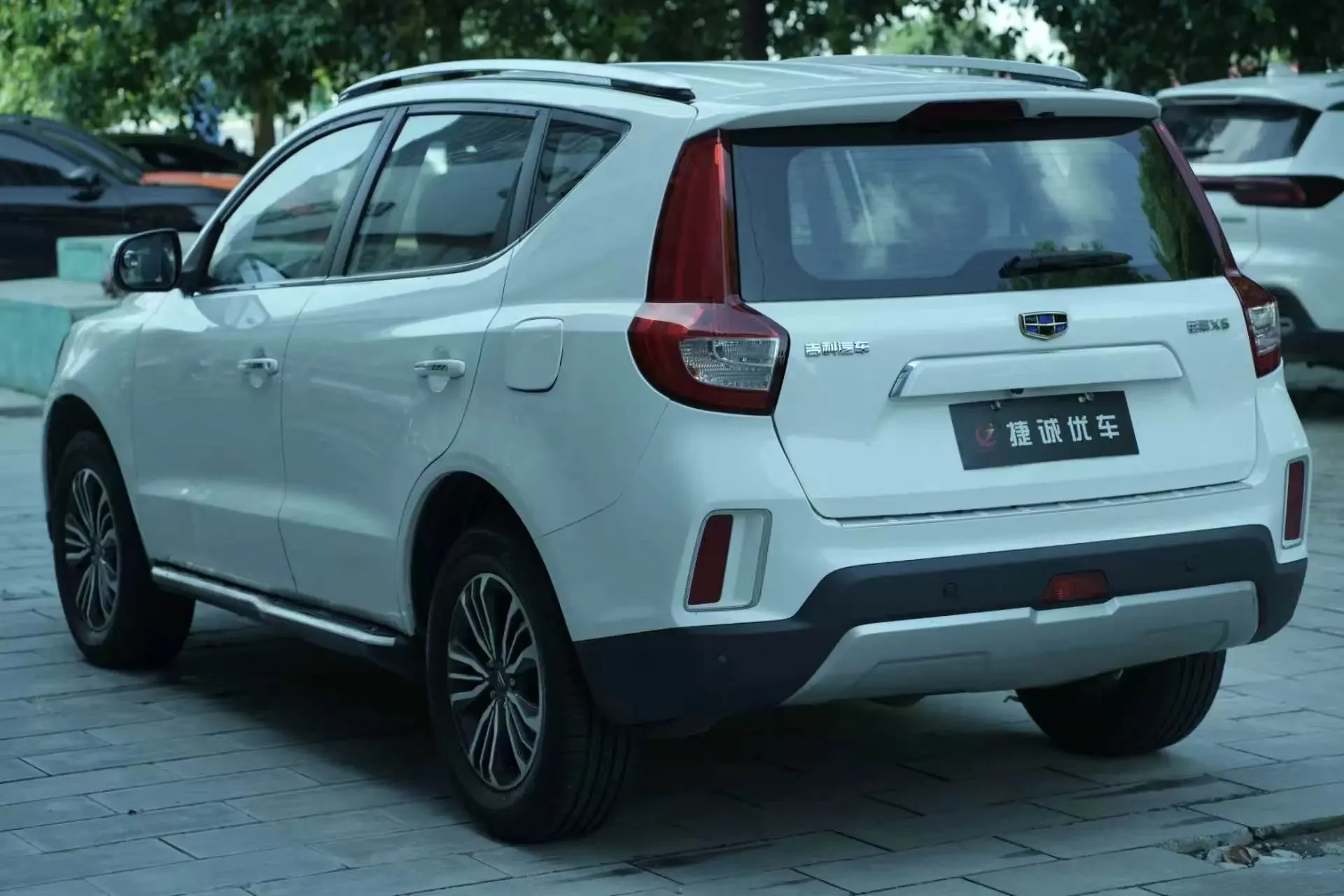 Geely Vision X6