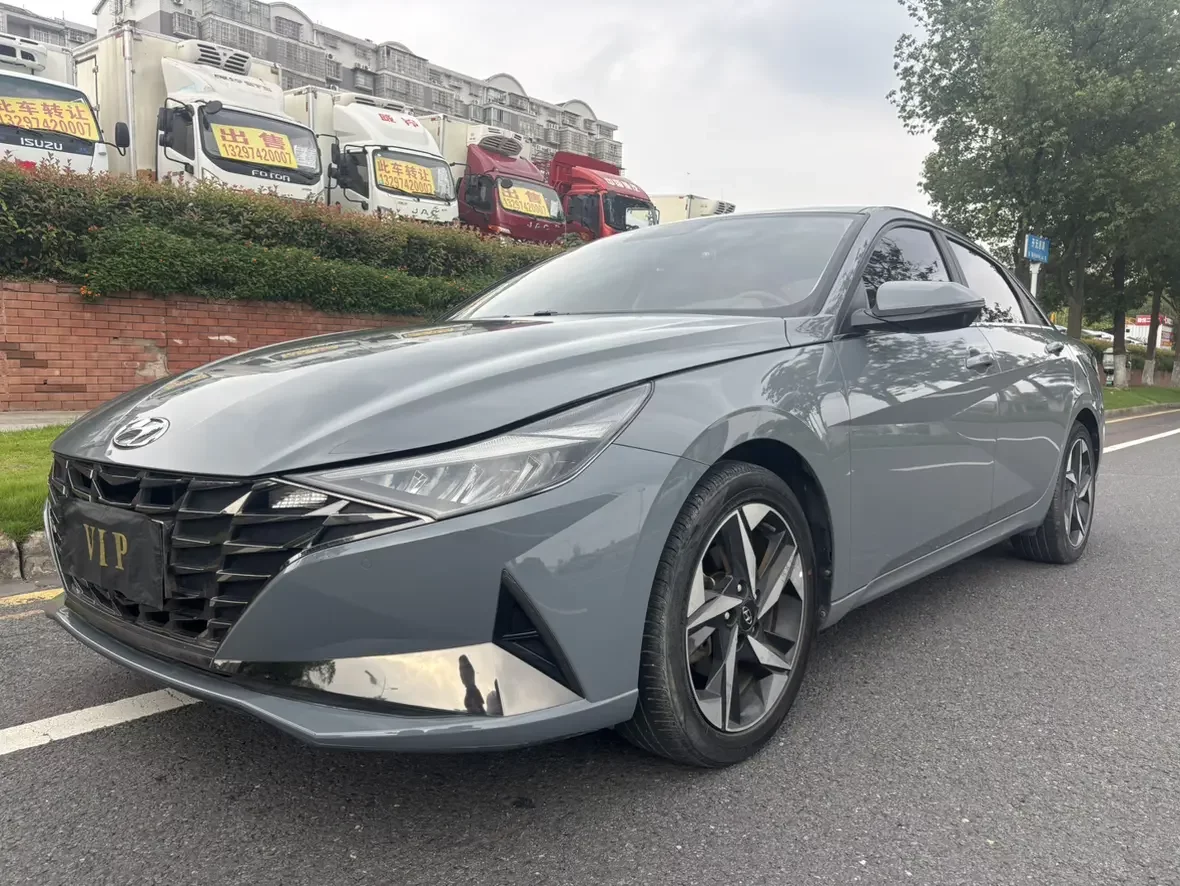 Hyundai Elantra