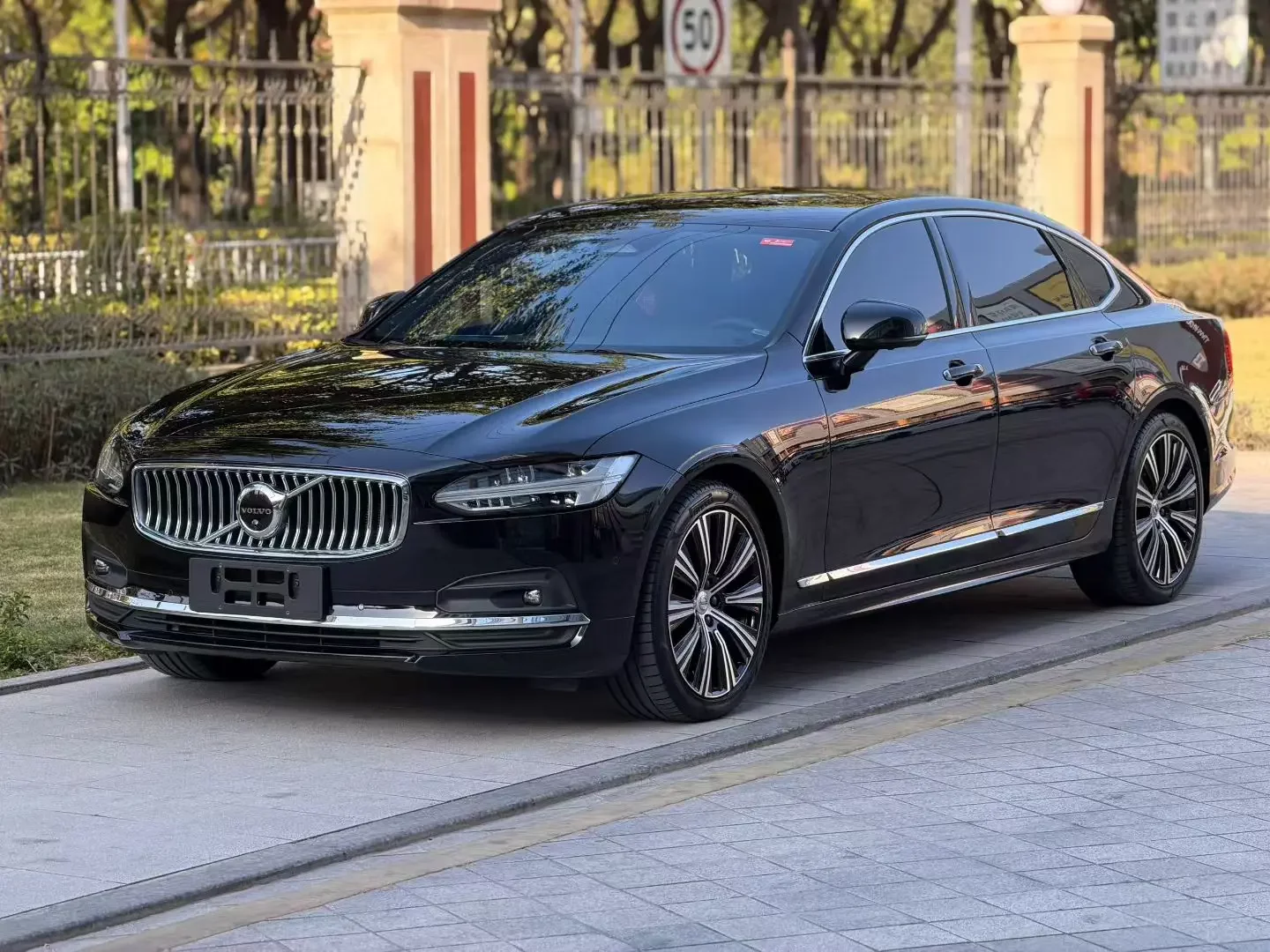 Volvo S90