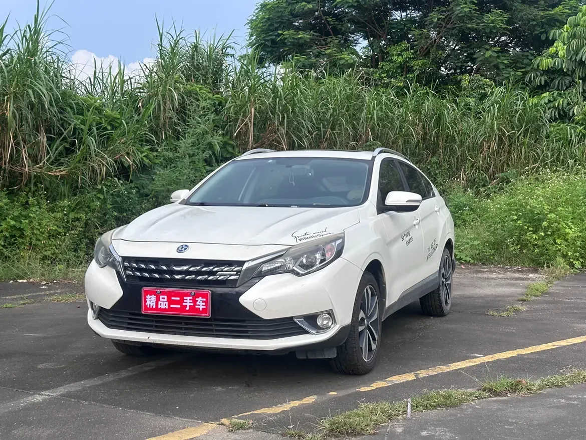 Kai Chen Venucia T90