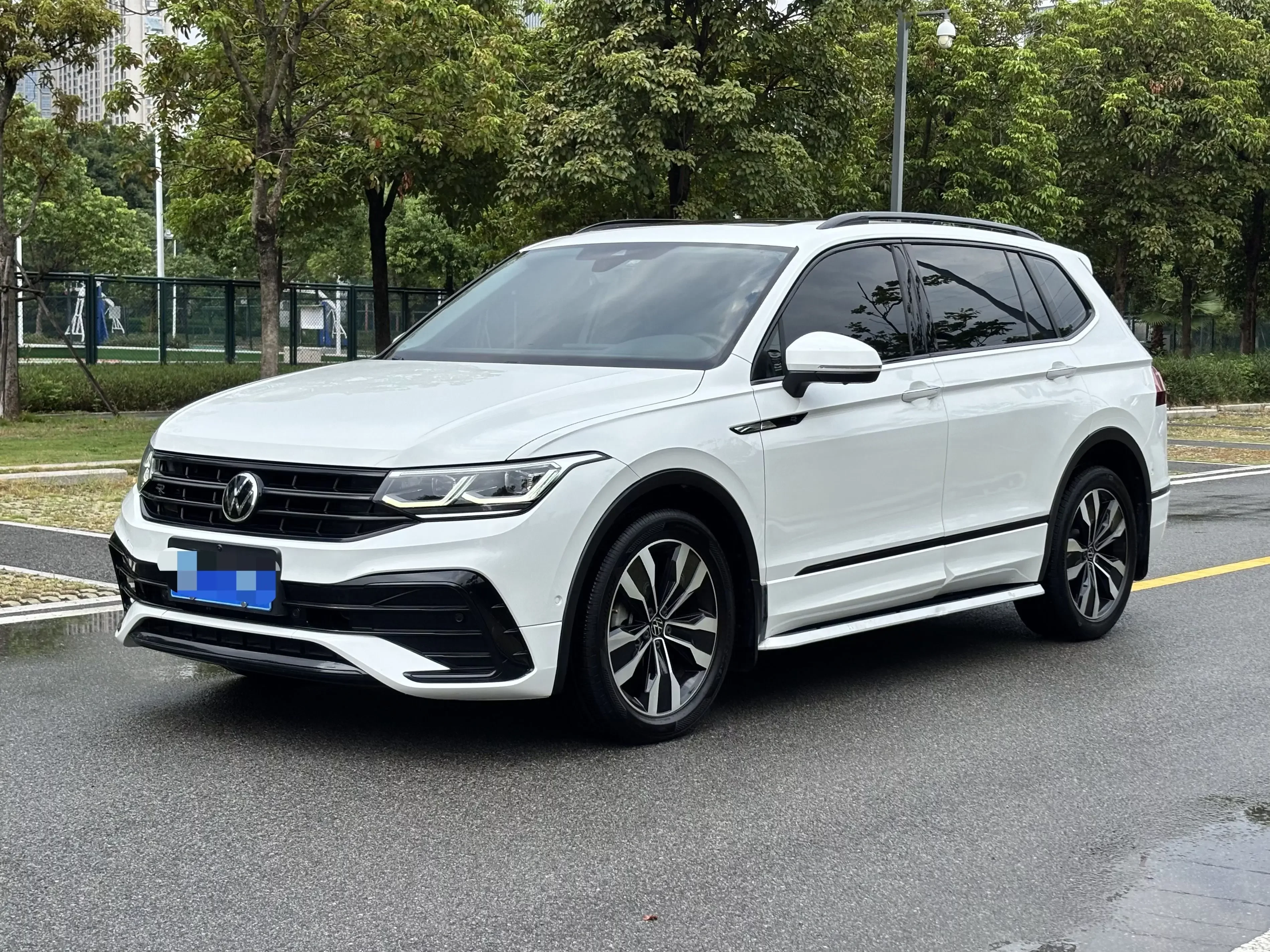 Volkswagen Tiguan L