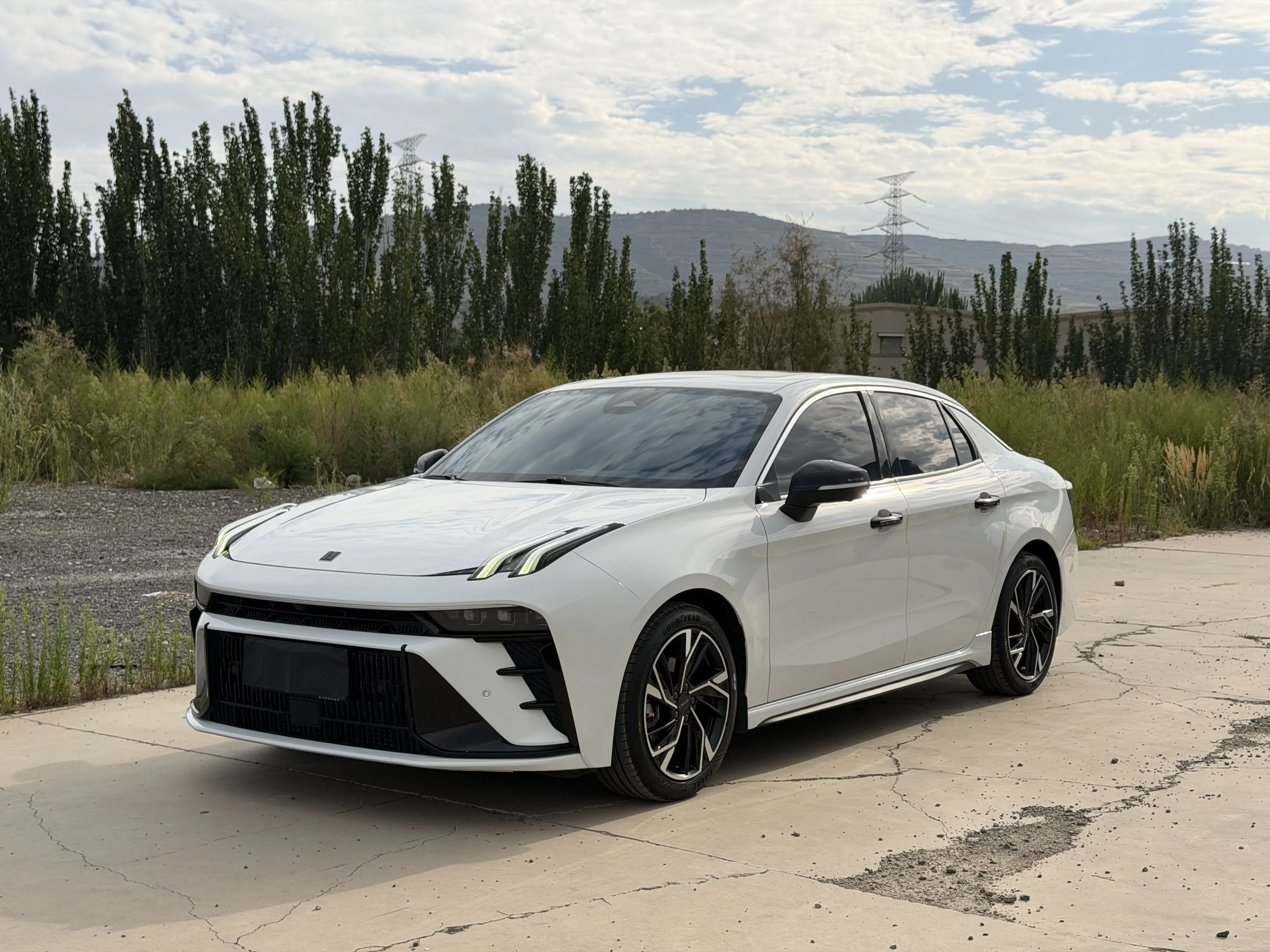 Lynk & Co 03