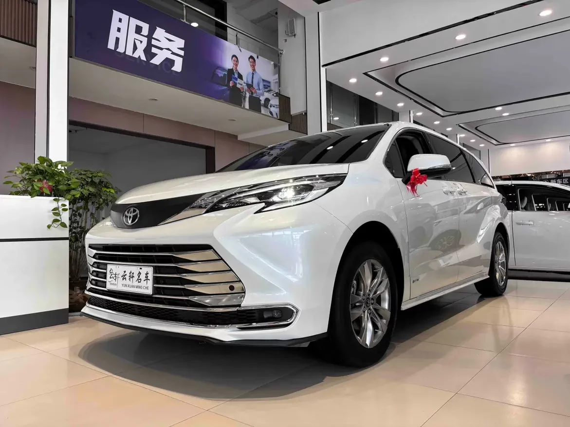 Toyota Sienna 2024