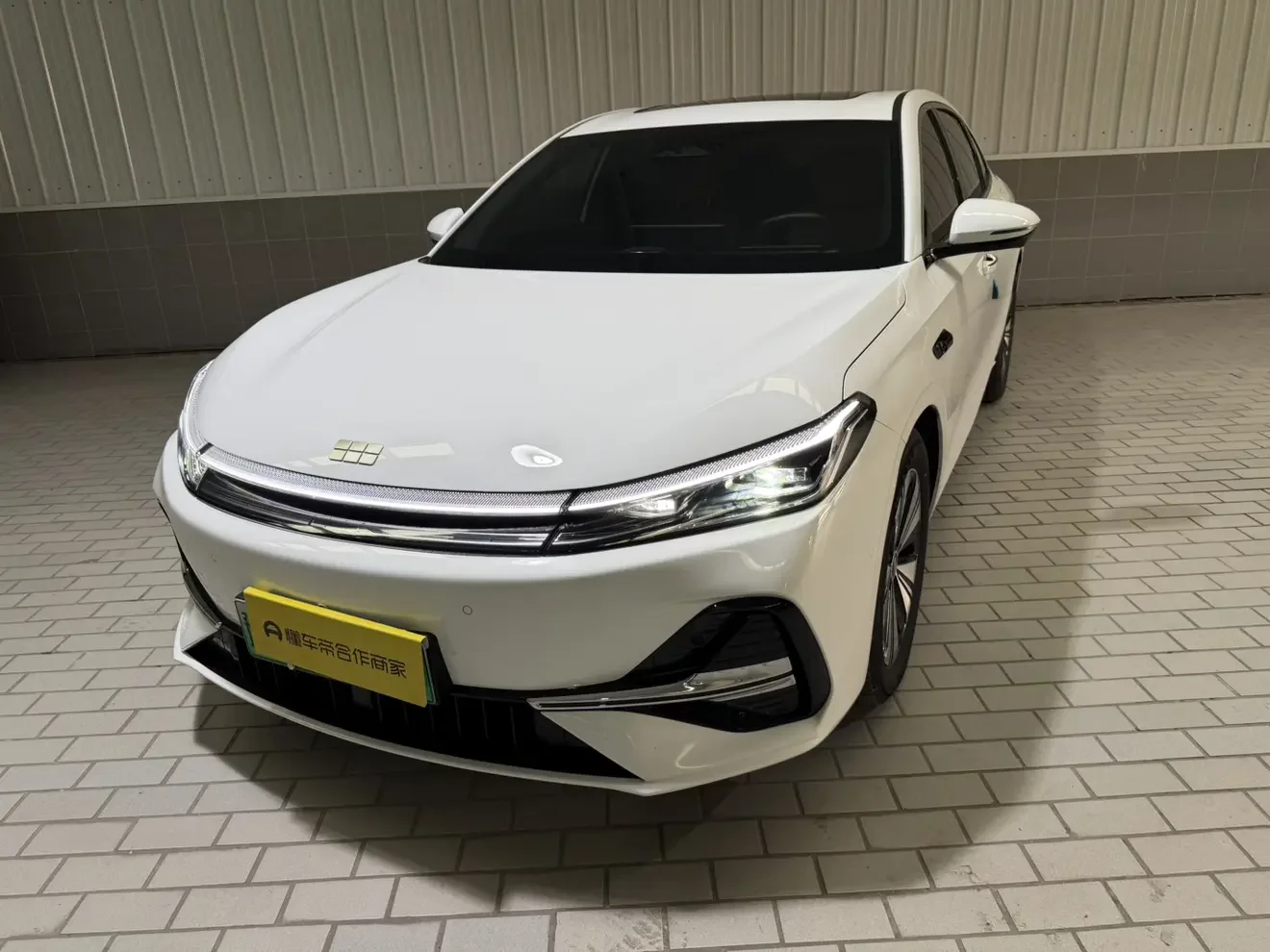 Geely Galaxy A7 EM
