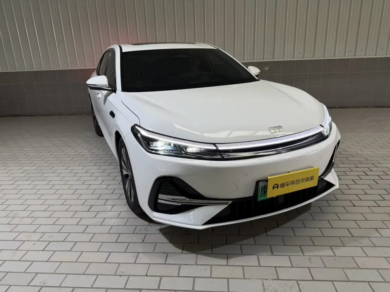 Geely Galaxy A7 EM