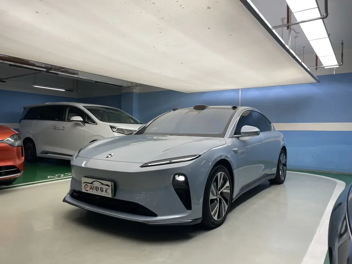 NIO ET5
