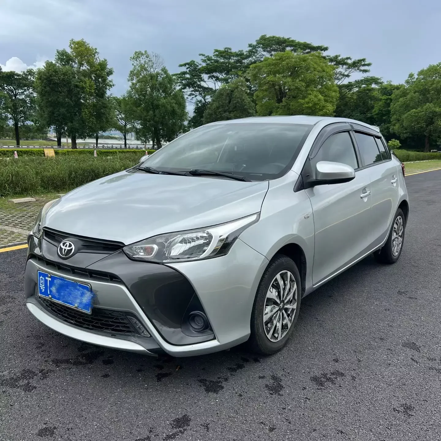 Toyota Yaris L