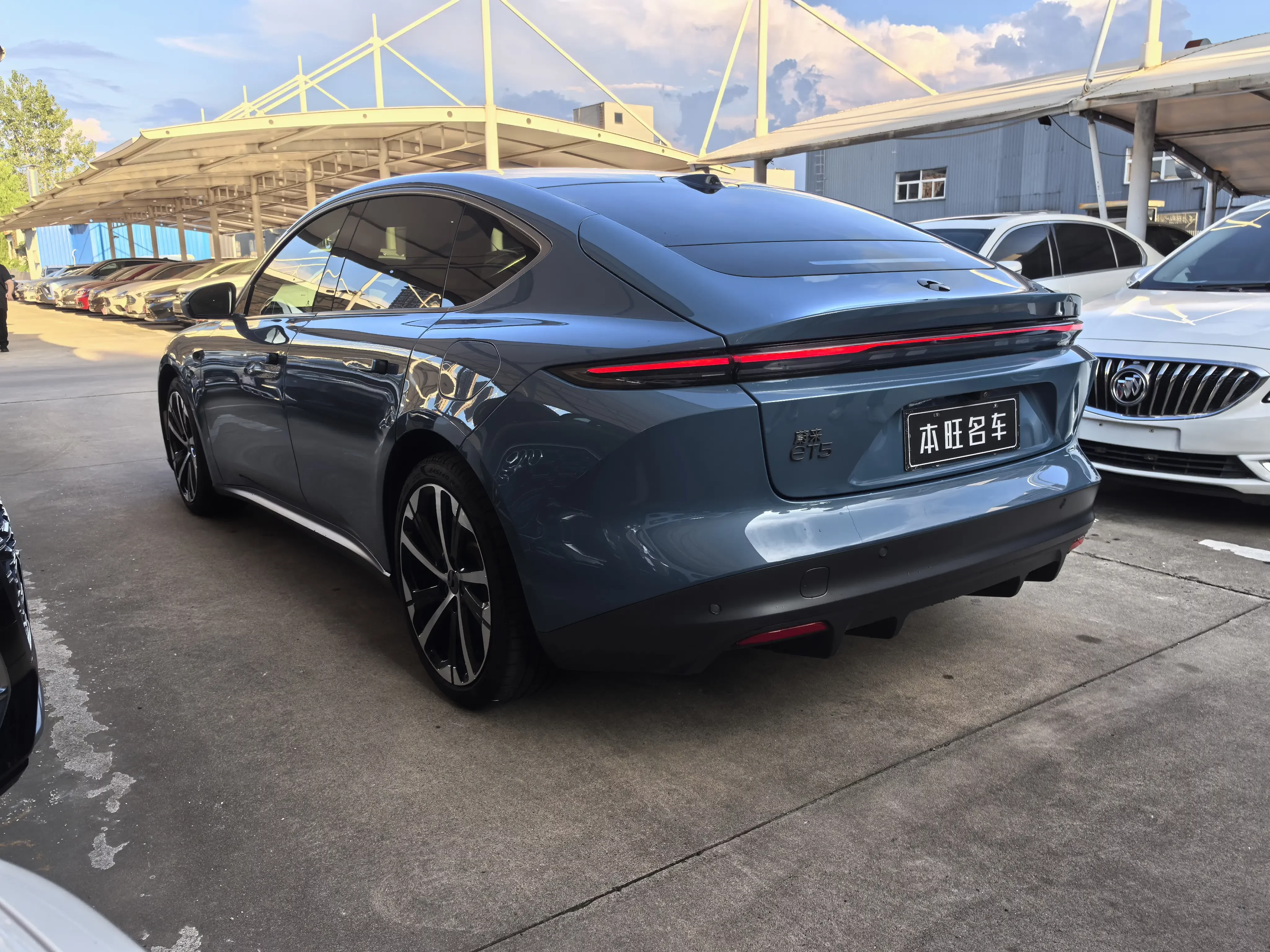NIO ET5T