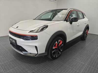 Lynk & Co 06