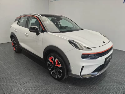 Lynk & Co 06