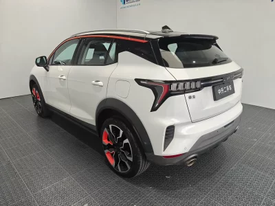 Lynk & Co 06