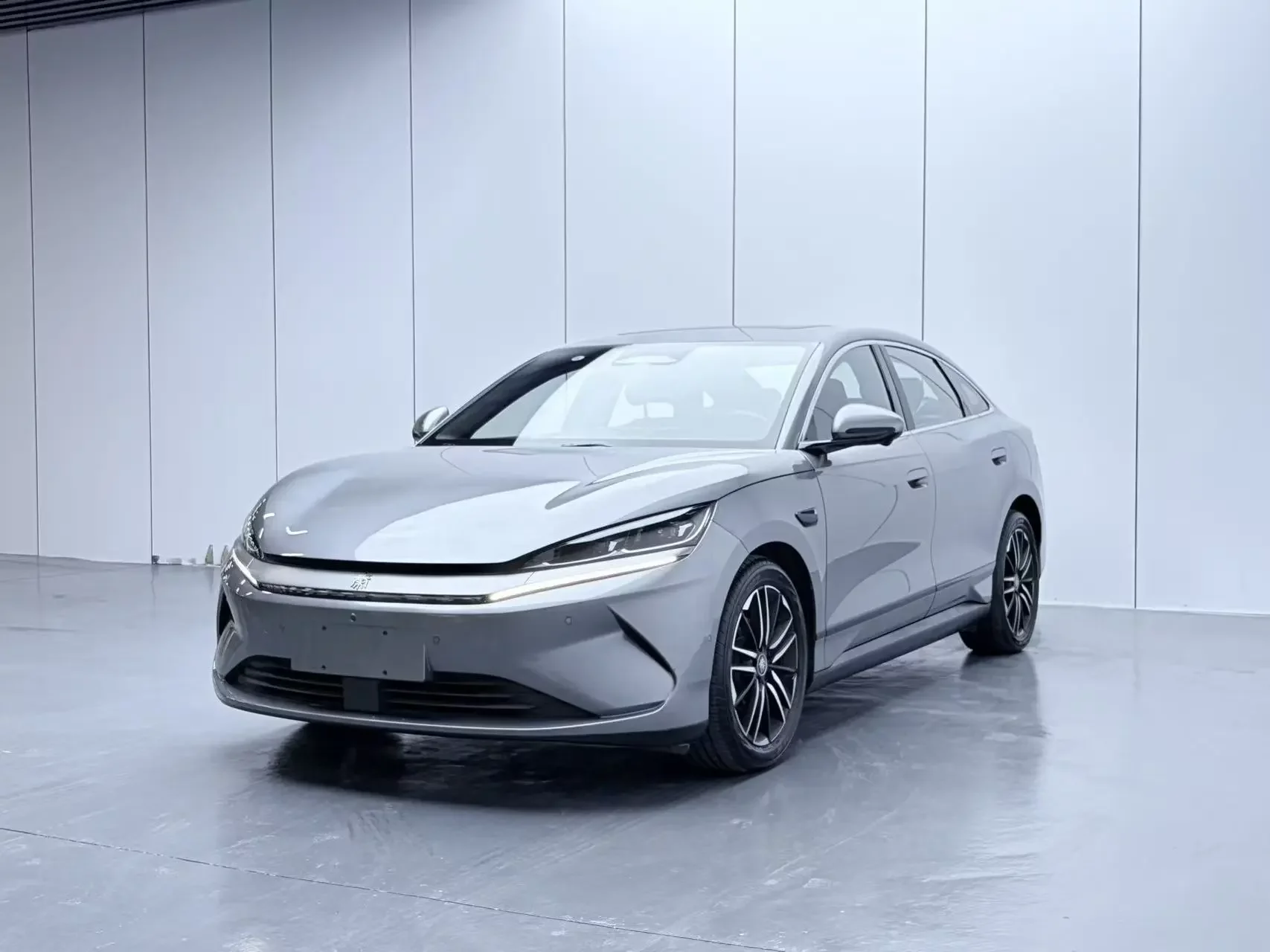 BYD Qin L EV 2025