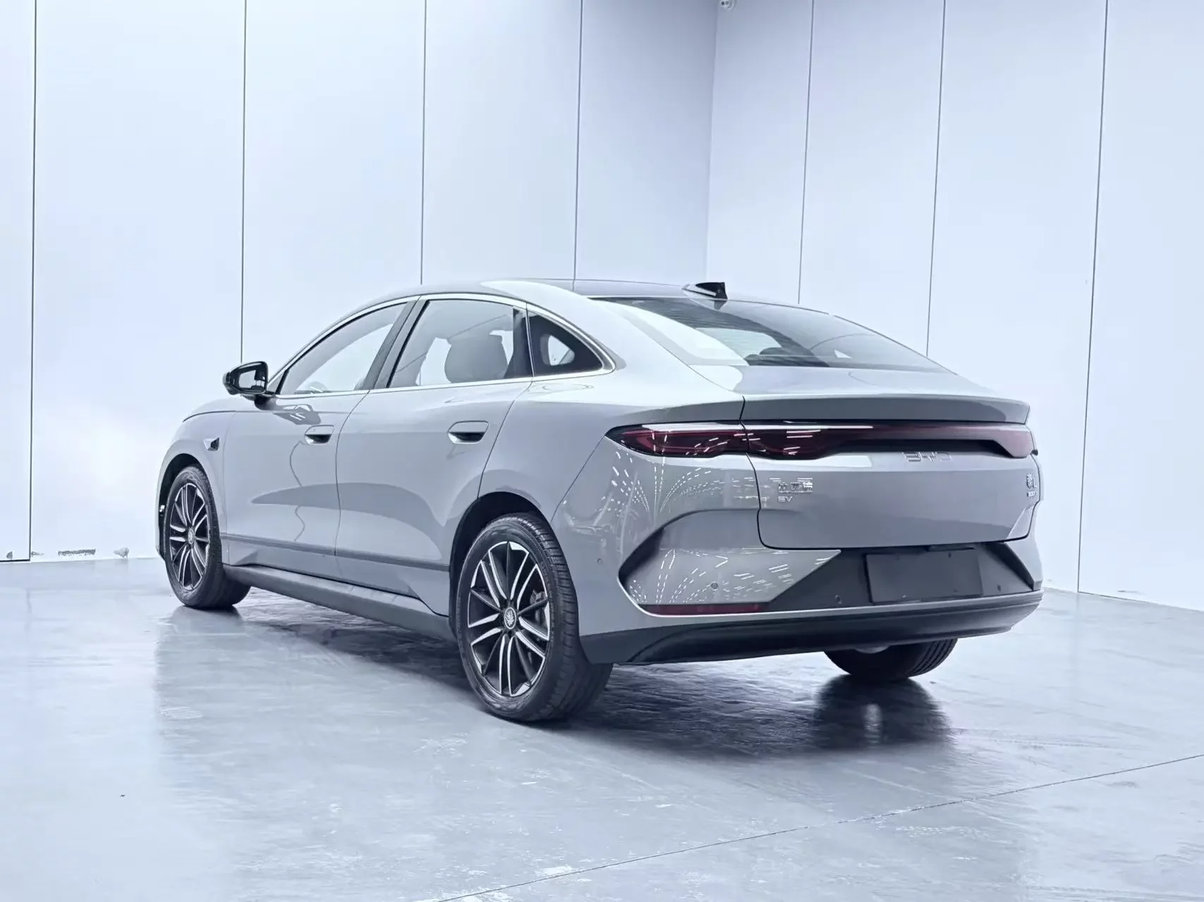 BYD Qin L EV