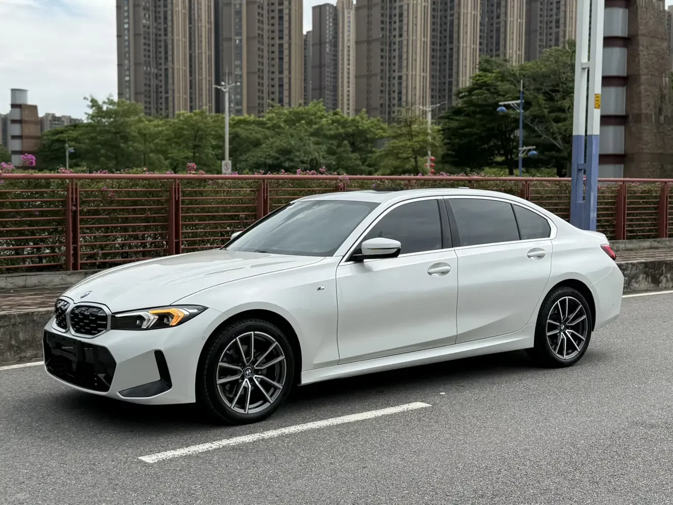 BMW 3 Series  из Китая