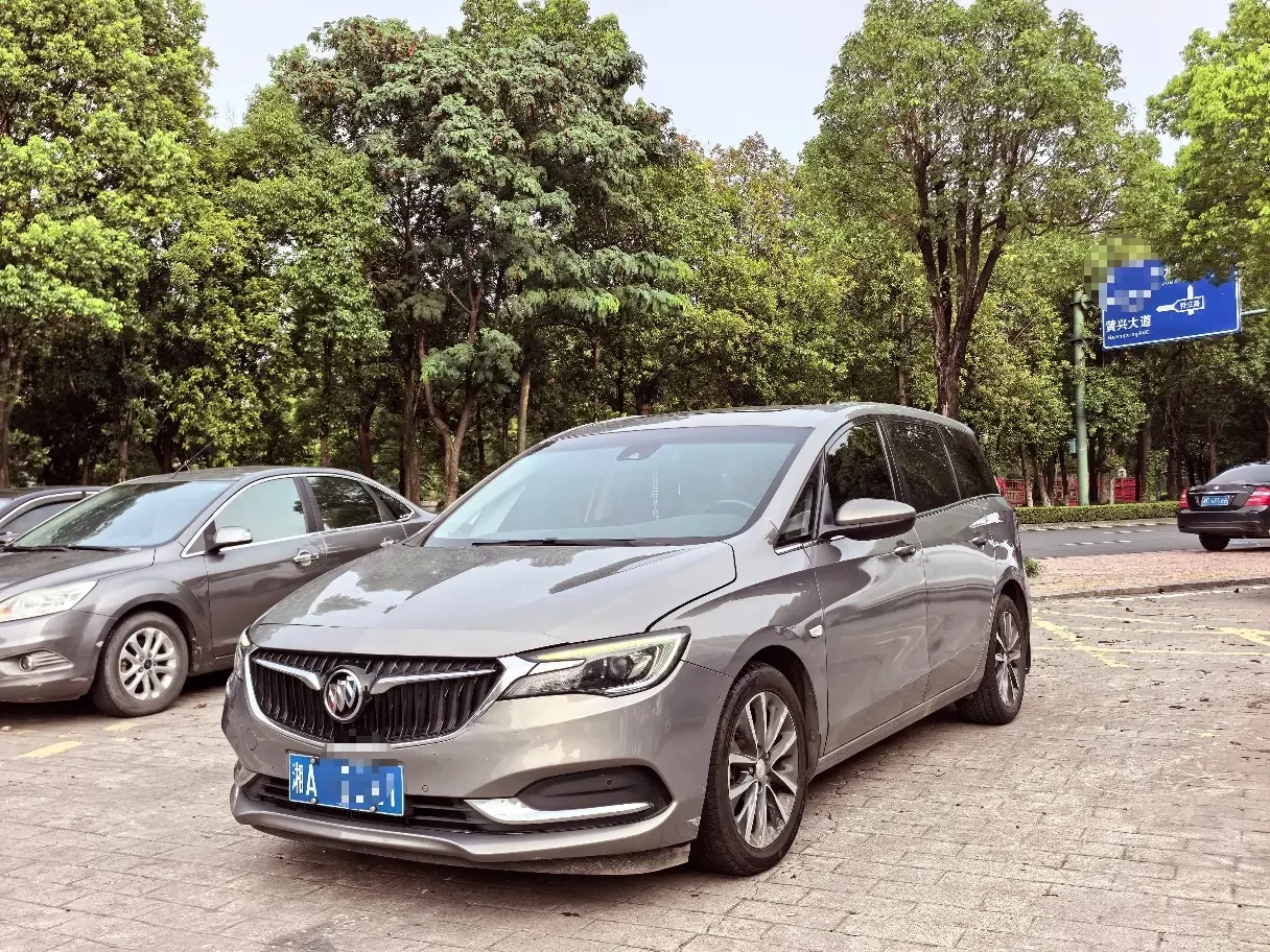 Buick GL6  из Китая