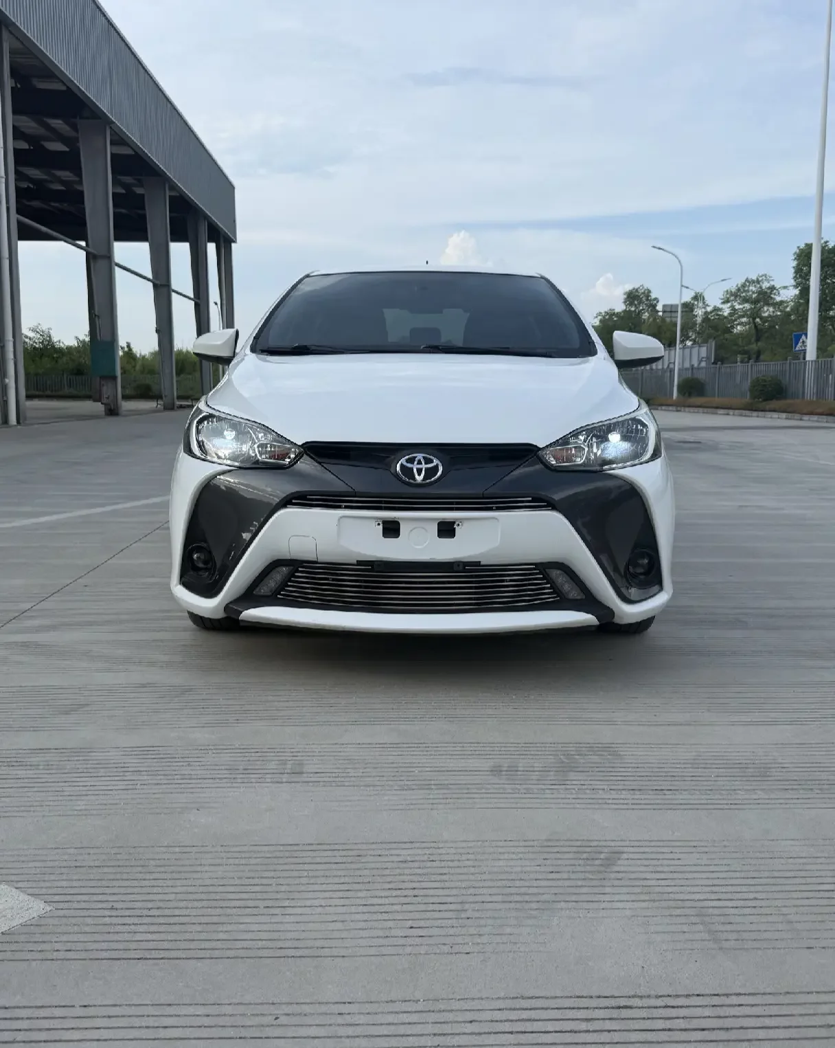 Toyota Yaris L  из Китая