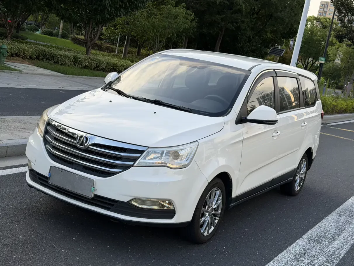 BAIC Weiwang M50F
