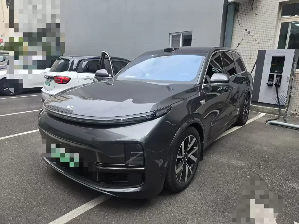 Lixiang L8
