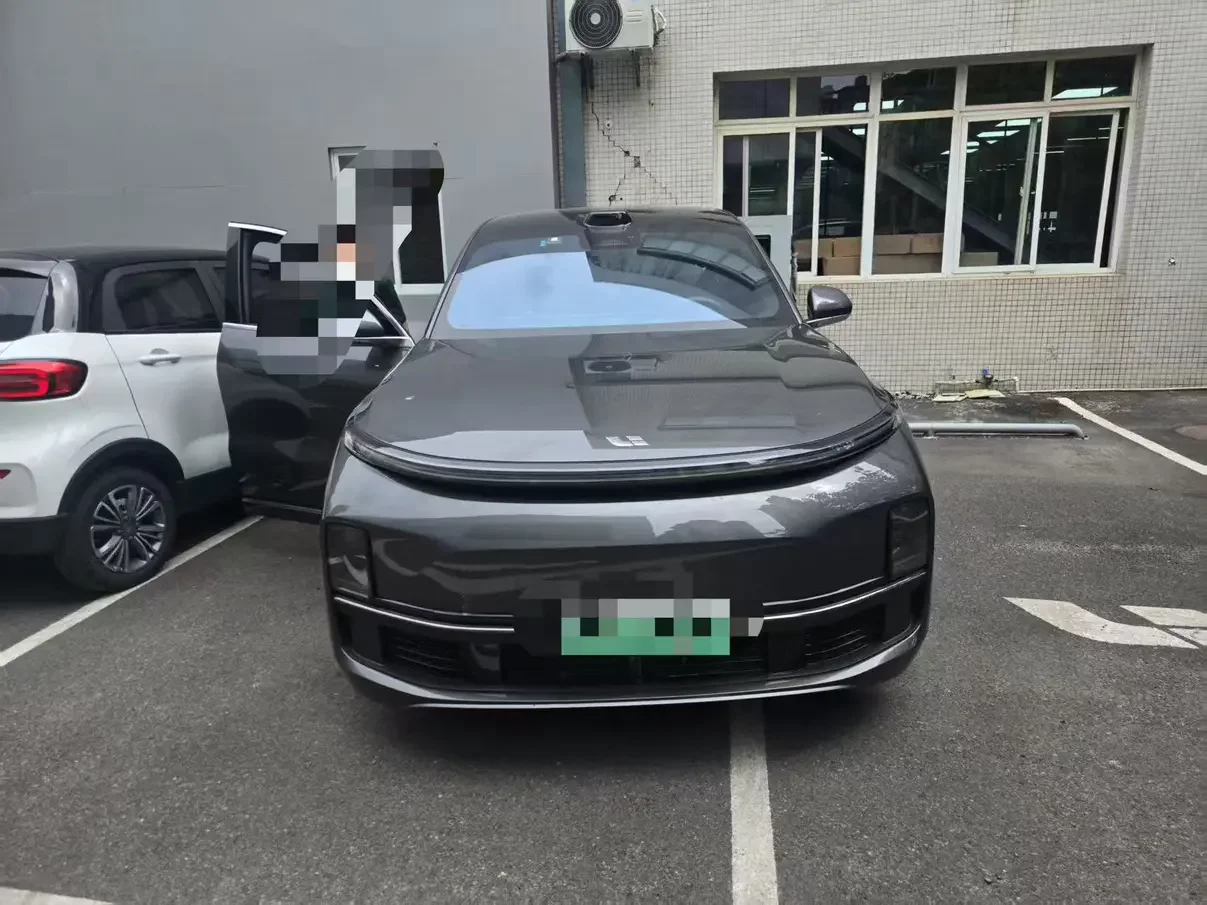 Lixiang L8