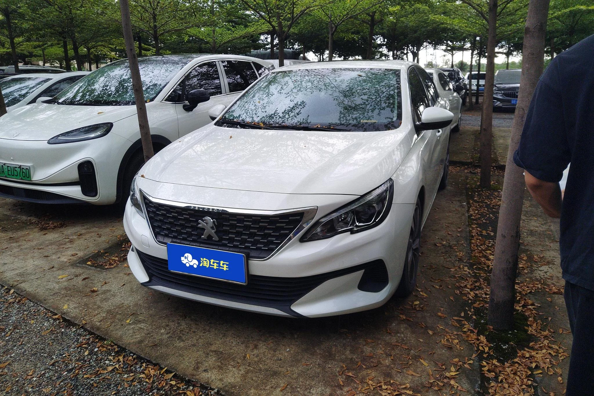 Peugeot 408