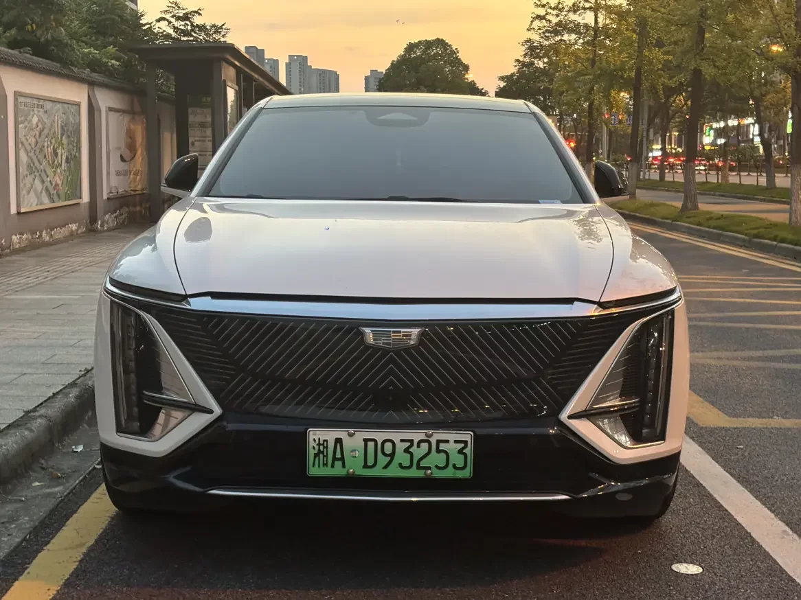 Cadillac IQ Ruige  из Китая