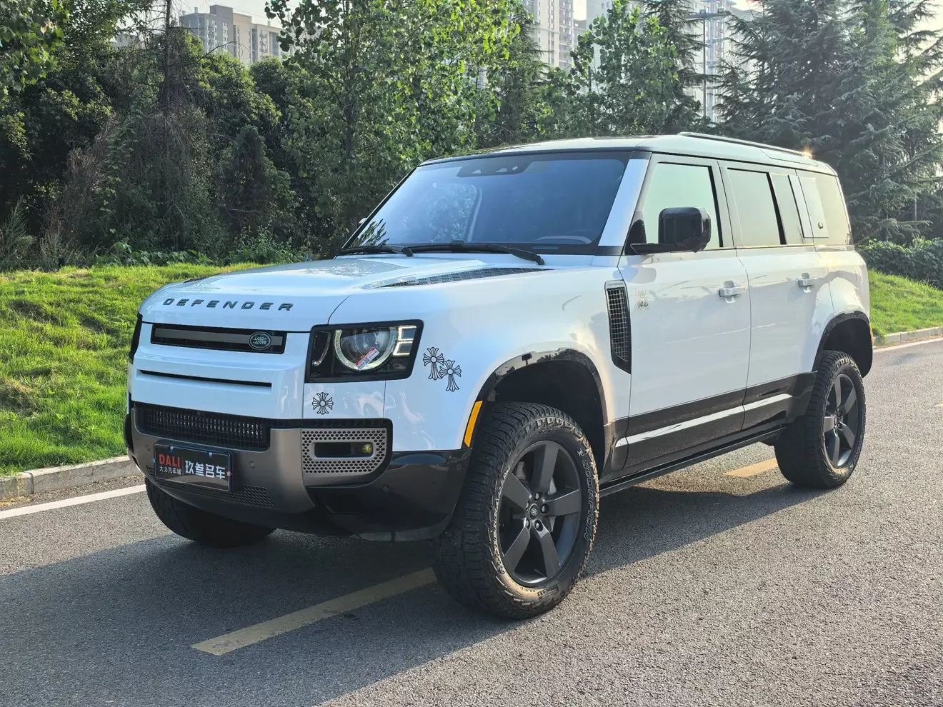 Land Rover guard