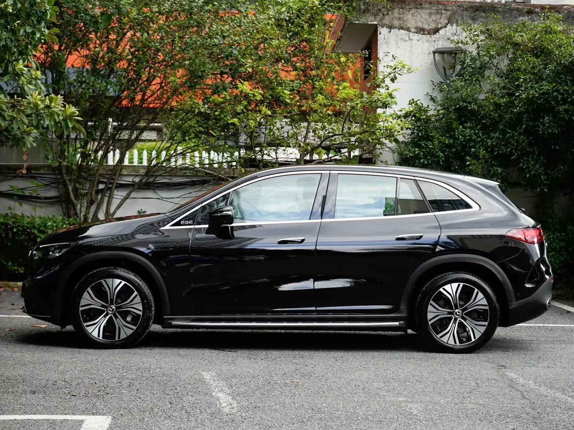 Mercedes-Benz EQE SUV