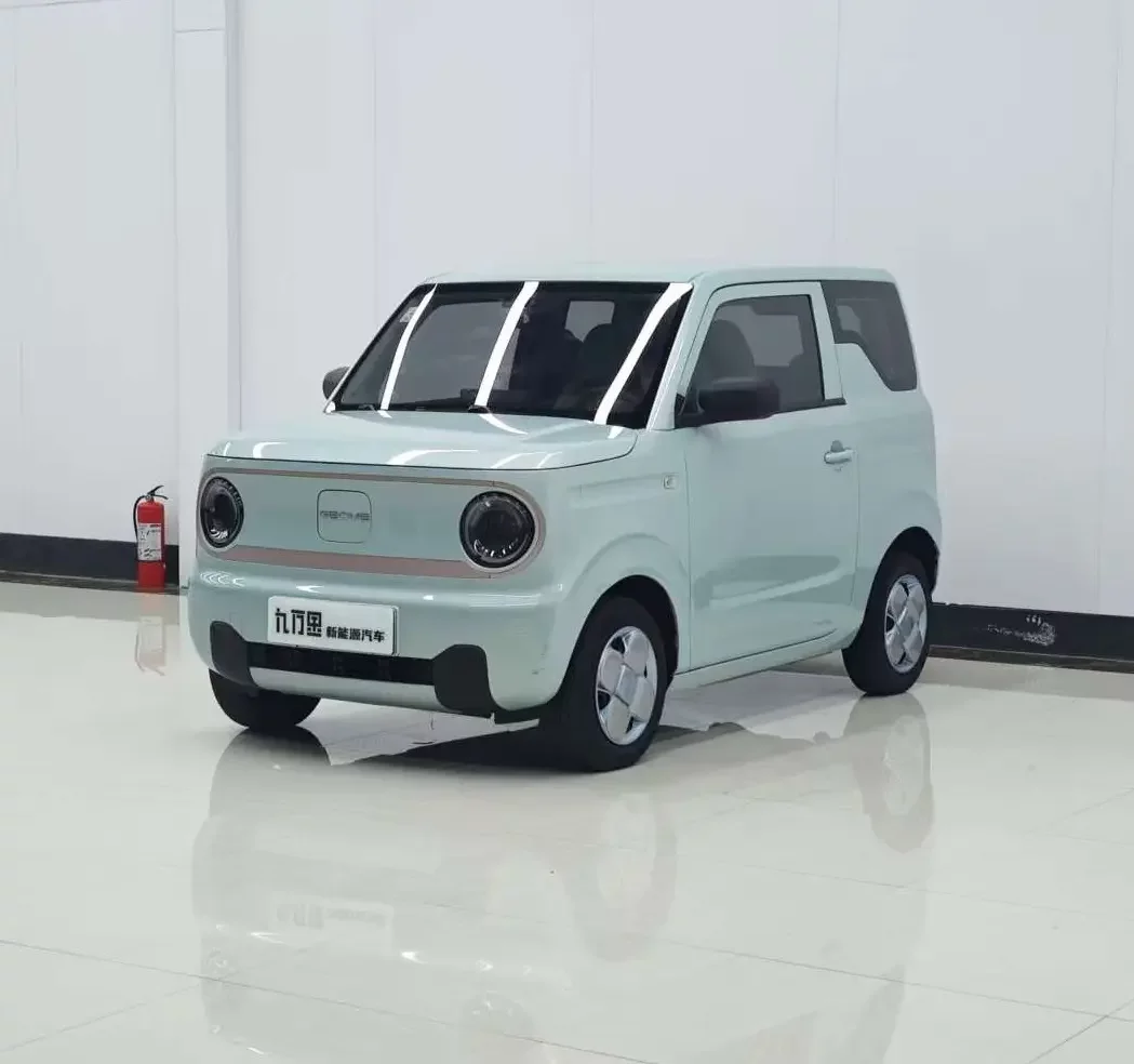 Geely panda