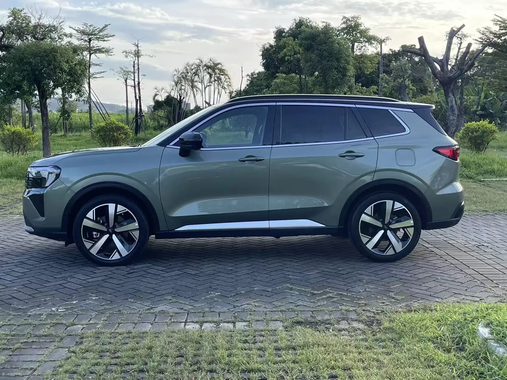 Ford Equator Sport