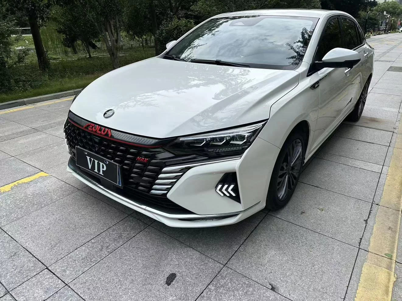 Dongfeng Yixuan MAX
