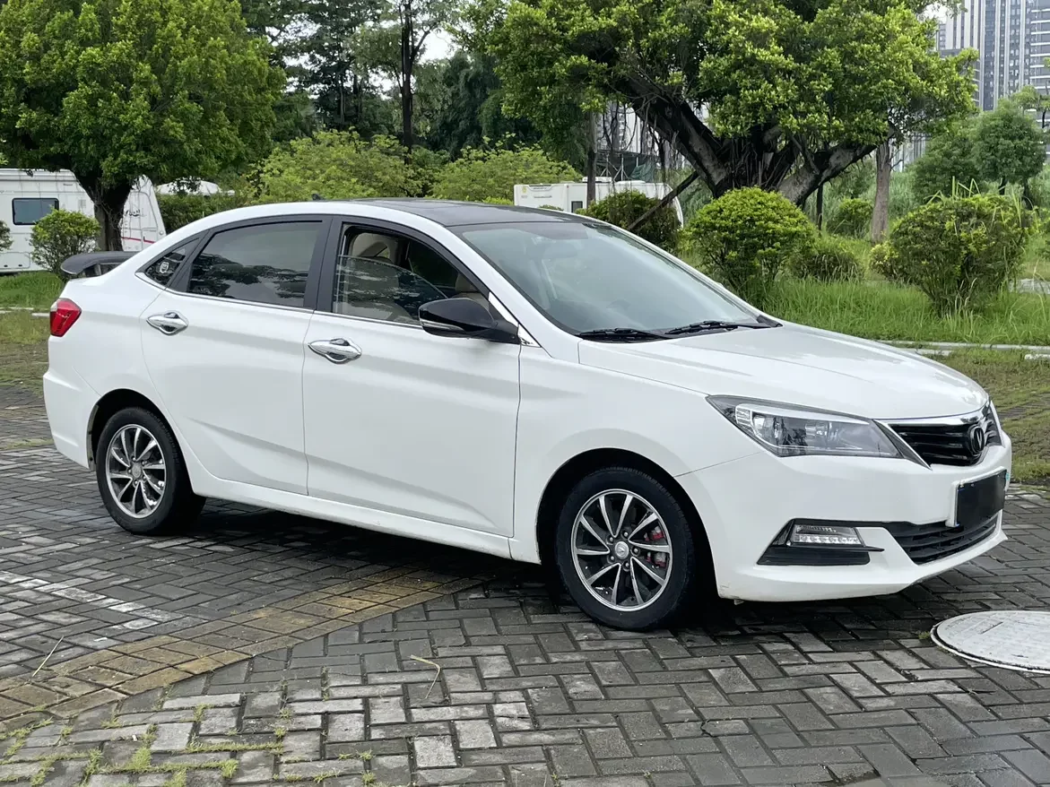 Changan Yuexiang V7