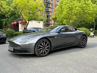 Aston Martin DB11