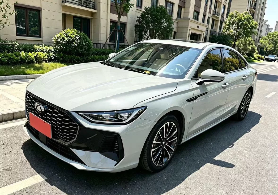 Chery Fengyun A8L  из Китая